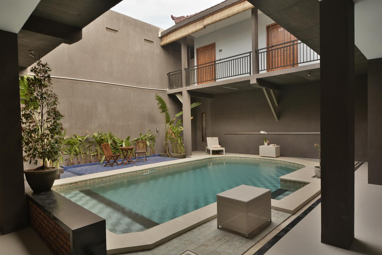 Bali4Stay Hotel
